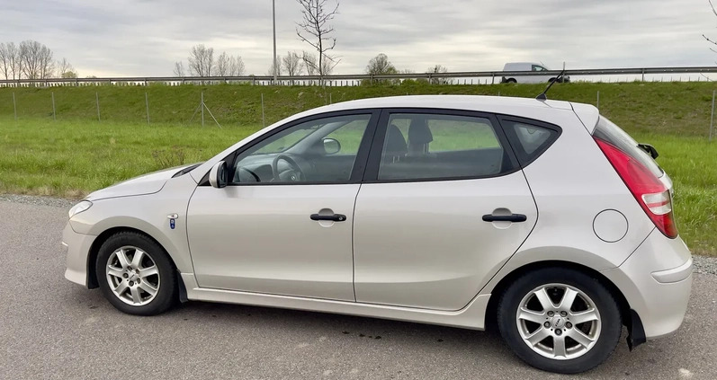 Hyundai I30 cena 14700 przebieg: 234000, rok produkcji 2010 z Elbląg małe 326